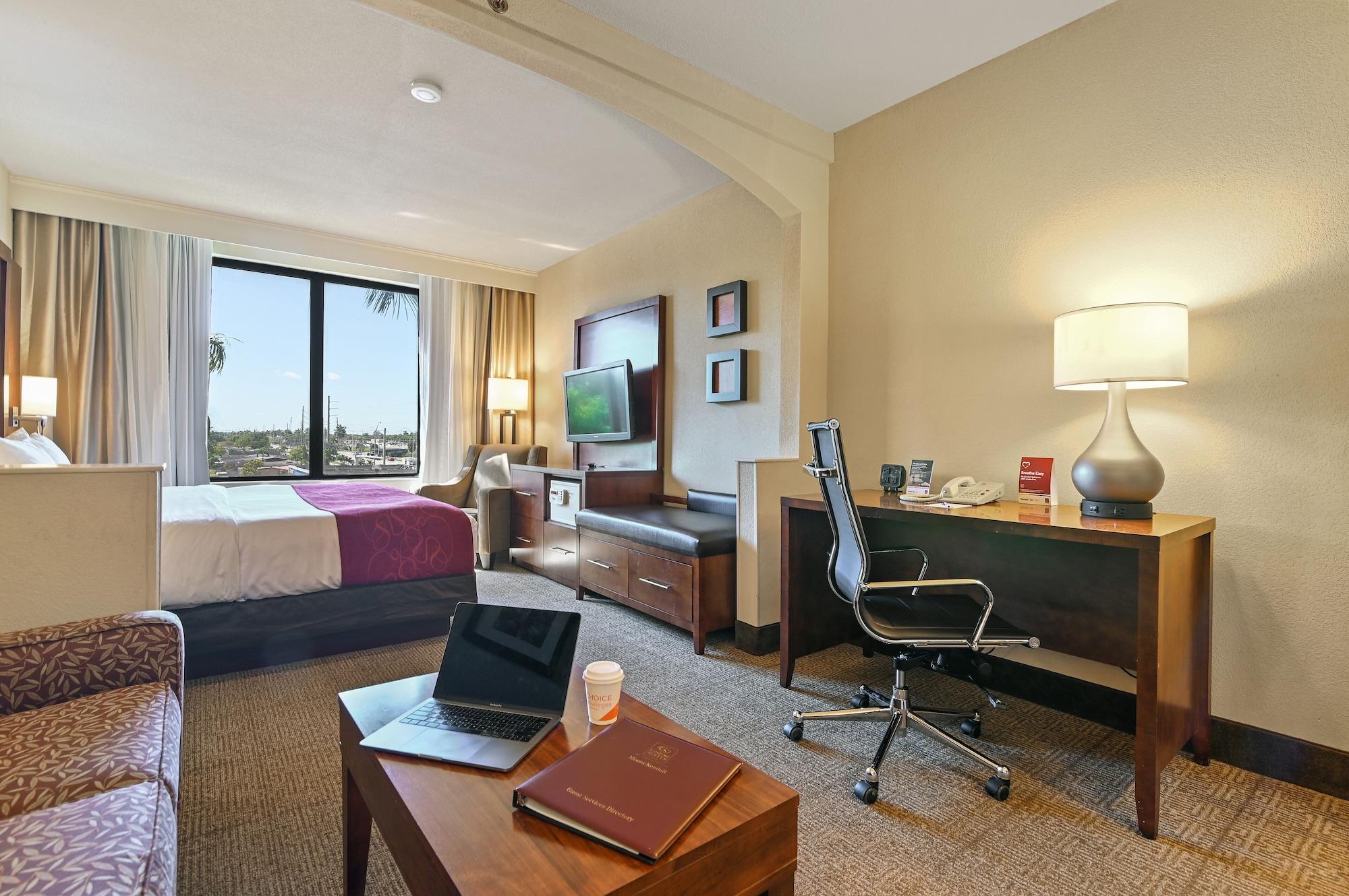 Comfort Suites Miami - Kendall Tamiami Exterior foto